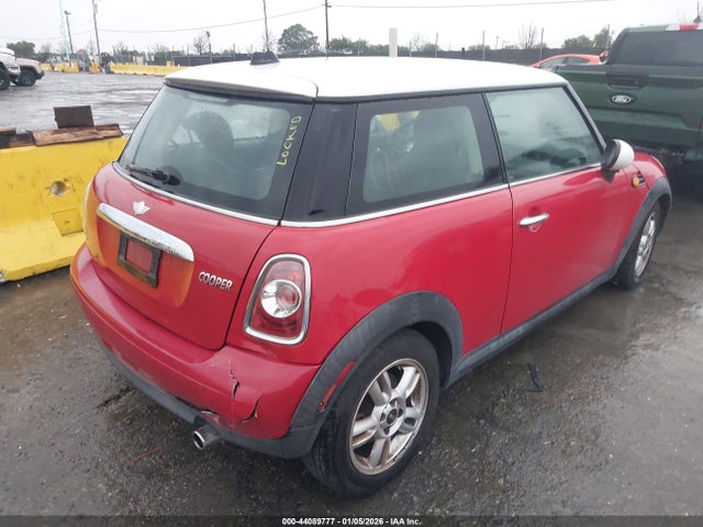2011 MINI COOPER WMWSU3C51BT251873 Photo 3