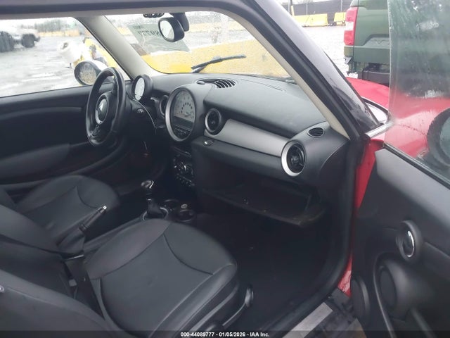 2011 MINI COOPER WMWSU3C51BT251873 Photo 4