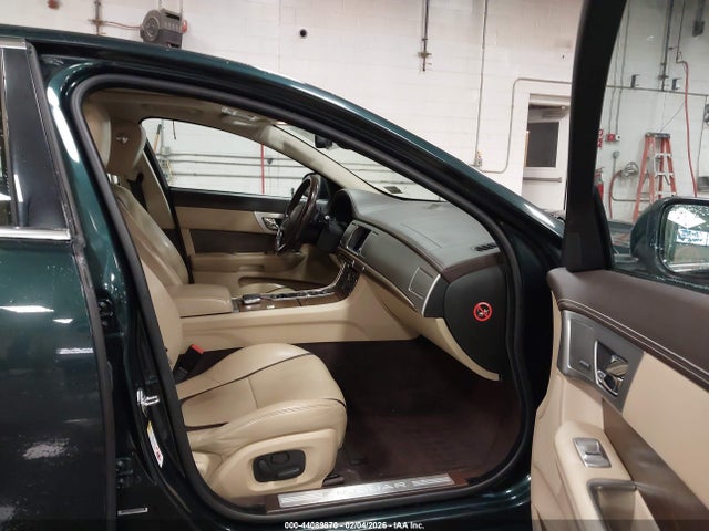 2015 JAGUAR XF SAJWJ0FF3F8U70442 Photo 4
