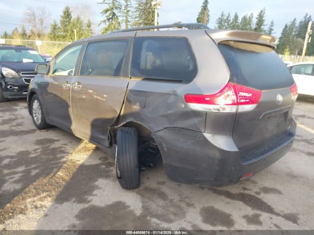 2011 TOYOTA SIENNA 5TDYK3DC3BS102914 Photo 2