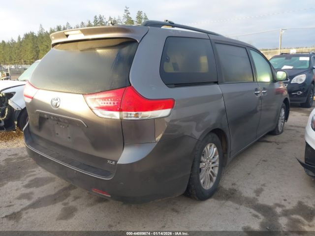 2011 TOYOTA SIENNA 5TDYK3DC3BS102914 Photo 3