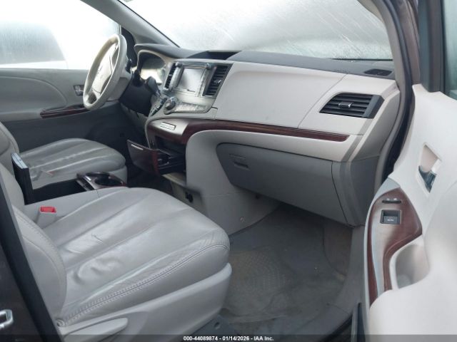 2011 TOYOTA SIENNA 5TDYK3DC3BS102914 Photo 4