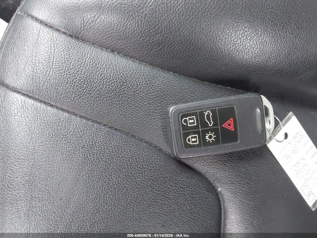 2017 VOLVO XC60 YV440MRU7H2223549 Photo 10