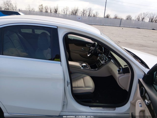 Aukcja sprzedaży 2015 Mercedes-benz C 300 4matic, vin: 55SWF4KB1FU037792, numer aukcji: 44089908