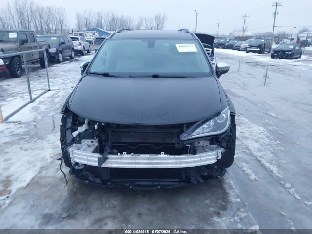 2018 Chrysler Pacifica Limited მანქანა იყიდება აუქციონზე, vin: 2C4RC1GG0JR310938, აუქციონის ნომერი: 44089915