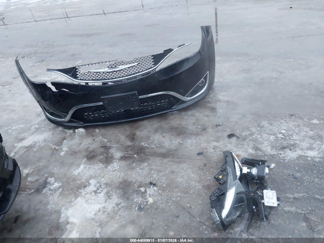 2018 Chrysler Pacifica Limited მანქანა იყიდება აუქციონზე, vin: 2C4RC1GG0JR310938, აუქციონის ნომერი: 44089915