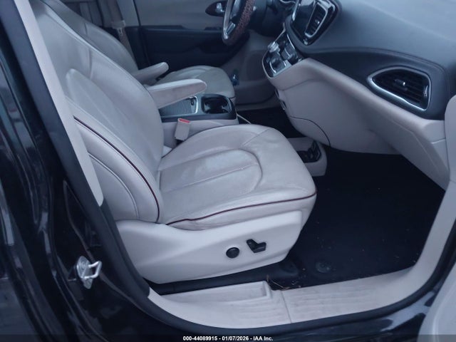 2018 Chrysler Pacifica Limited მანქანა იყიდება აუქციონზე, vin: 2C4RC1GG0JR310938, აუქციონის ნომერი: 44089915