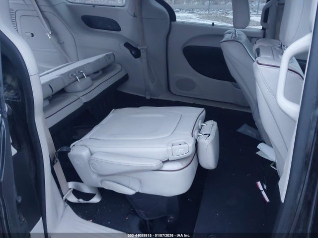 2018 Chrysler Pacifica Limited მანქანა იყიდება აუქციონზე, vin: 2C4RC1GG0JR310938, აუქციონის ნომერი: 44089915