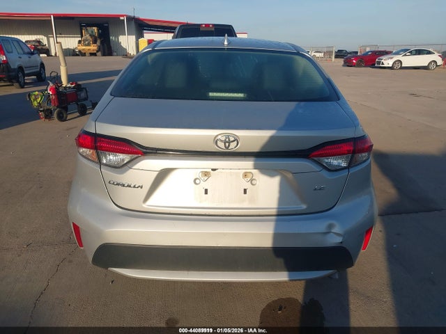 Toyota COROLLA LE 2022 5YFEPMAE6NP327891 Image 16