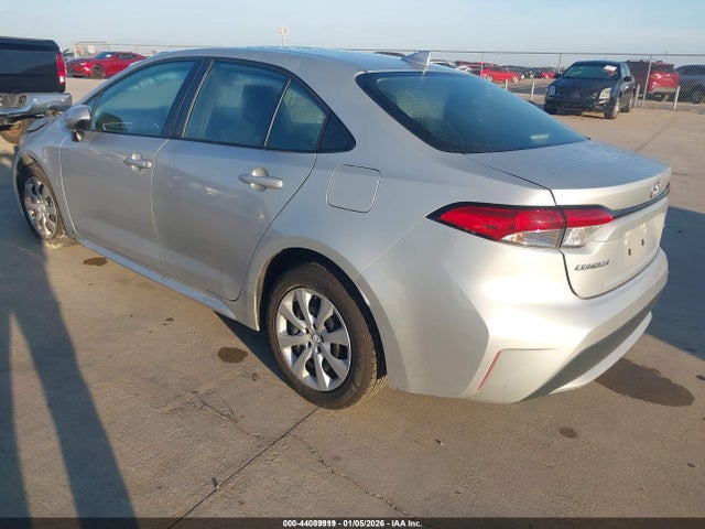 Toyota COROLLA LE 2022 5YFEPMAE6NP327891 Image 3