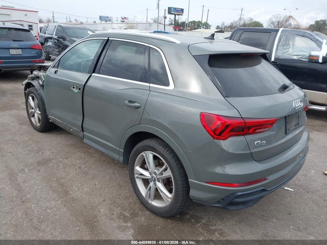 2020 AUDI Q3 WA1DECF34L1037423 Photo 2