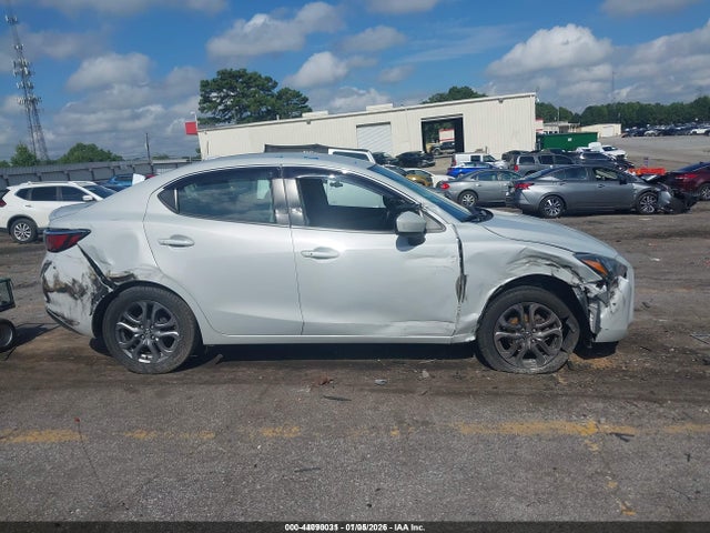 Продажа на аукционе авто 2019 Toyota Yaris Le, vin: 3MYDLBYV7KY509419, номер лота: 44090031