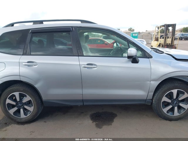 Subaru Forester 2.5i Premium 2018 JF2SJAEC7JH560990 Image 14