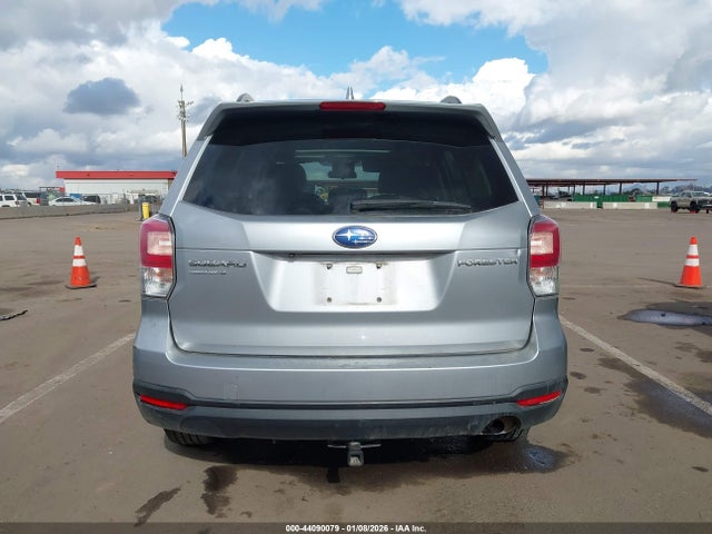 Subaru Forester 2.5i Premium 2018 JF2SJAEC7JH560990 Image 17