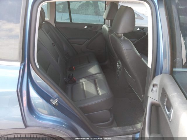 2017 VOLKSWAGEN TIGUAN WVGRV7AX9HK003701 Photo 7
