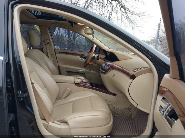 2010 MERCEDES-BENZ S 550 WDDNG8GB3AA332636 Photo 4