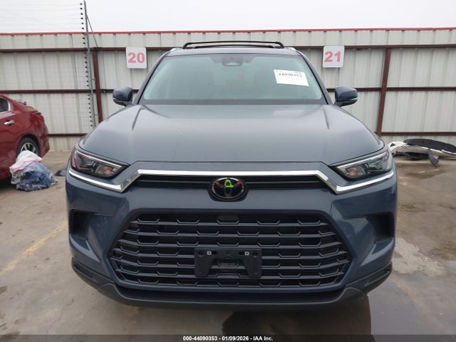Toyota Grand Highlander Xle 2025 5TDAAAA51SS020016 Image 13