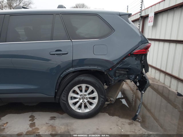 Toyota Grand Highlander Xle 2025 5TDAAAA51SS020016 Image 6