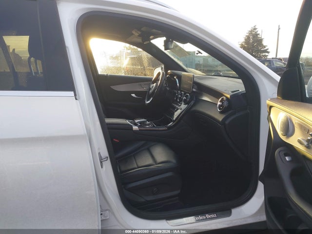 WDC0G4KB8HF139085 Mercedes-Benz Glc 300 4matic