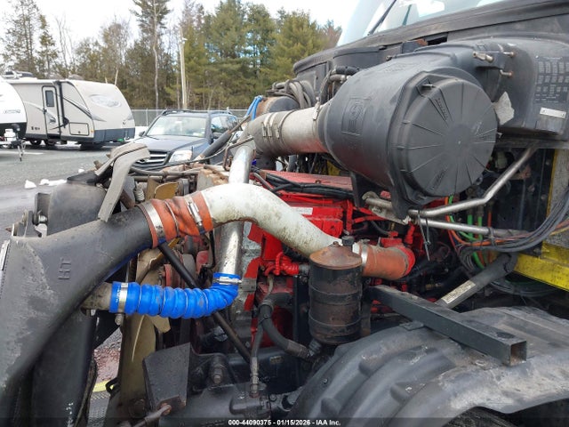44090375 :رقم المزاد ، 1XKTD49X61J879285 vin ، 2001 Kenworth Construction T2000 مزاد بيع