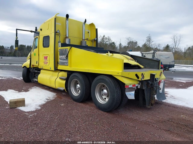 44090375 :رقم المزاد ، 1XKTD49X61J879285 vin ، 2001 Kenworth Construction T2000 مزاد بيع