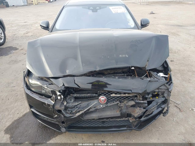 2017 JAGUAR XE SAJAD4BG4HA970001 Photo 5