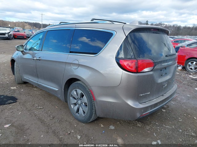 2017 CHRYSLER PACIFICA HYBRID 2C4RC1N74HR709249 Photo 2