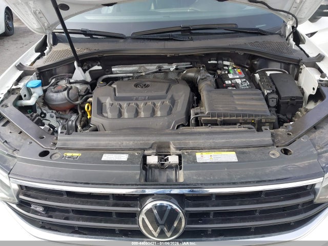 3VVCB7AX5NM066755 Volkswagen Tiguan 2.0t Se R-line Black