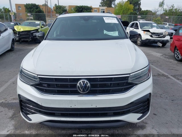 3VVCB7AX5NM066755 Volkswagen Tiguan 2.0t Se R-line Black