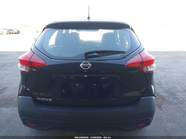 3N1CP5CU8JL517865 Nissan KICKS S
