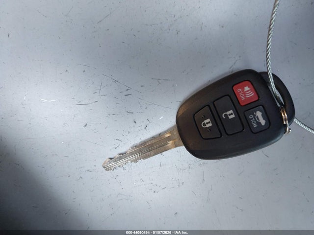 2T1BURHE8HC785970 Toyota COROLLA LE