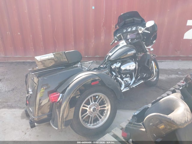 Harley-Davidson FLHTCUTG 2020 1HD1MAF17LB853937 Image 4