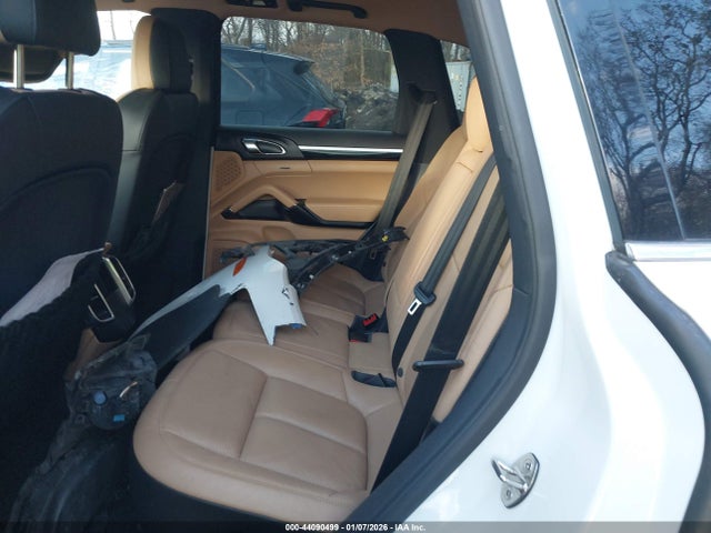 2016 PORSCHE CAYENNE WP1AA2A27GKA11569 Photo 7
