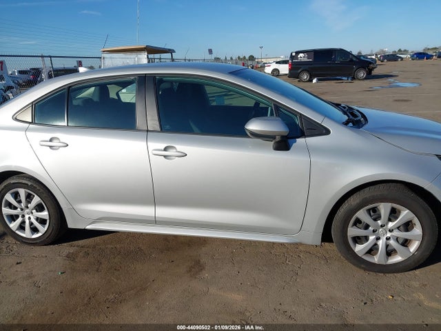 Toyota COROLLA LE 2021 5YFEPMAE6MP223321 Image 13