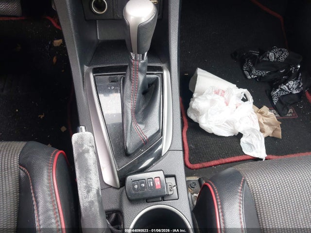 2T1BURHE8GC570796 Toyota Corolla S W/special Edition Pkg