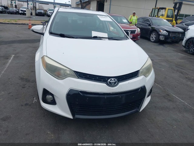 2T1BURHE8GC570796 Toyota Corolla S W/special Edition Pkg