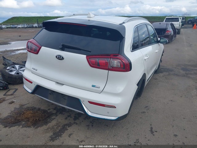 2019 KIA NIRO PLUG-IN HYBRID KNDCC3LD0K5327346 Photo 3