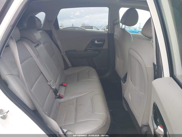 2019 KIA NIRO PLUG-IN HYBRID KNDCC3LD0K5327346 Photo 7