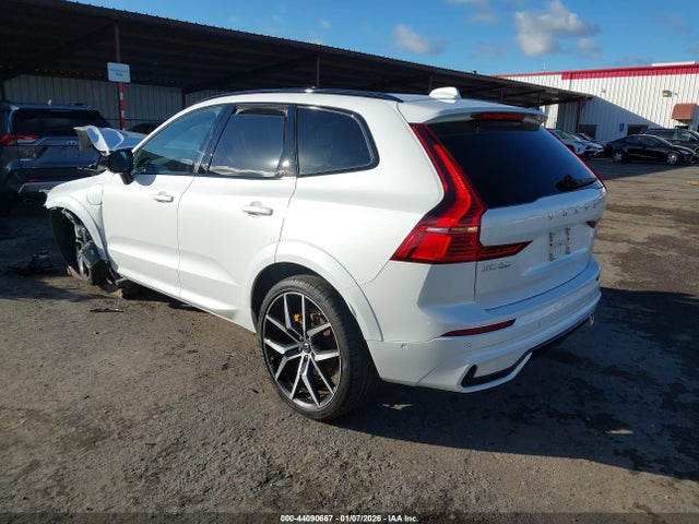 2025 VOLVO XC60 PLUG-IN HYBRID YV4H60RP2S1055108 Photo 2