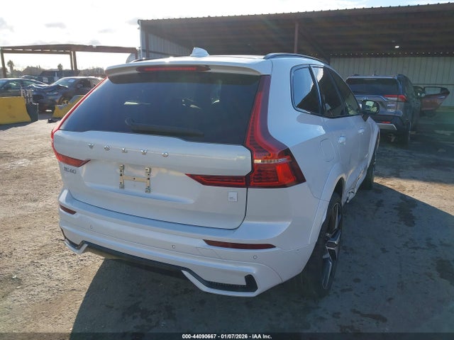 2025 VOLVO XC60 PLUG-IN HYBRID YV4H60RP2S1055108 Photo 3