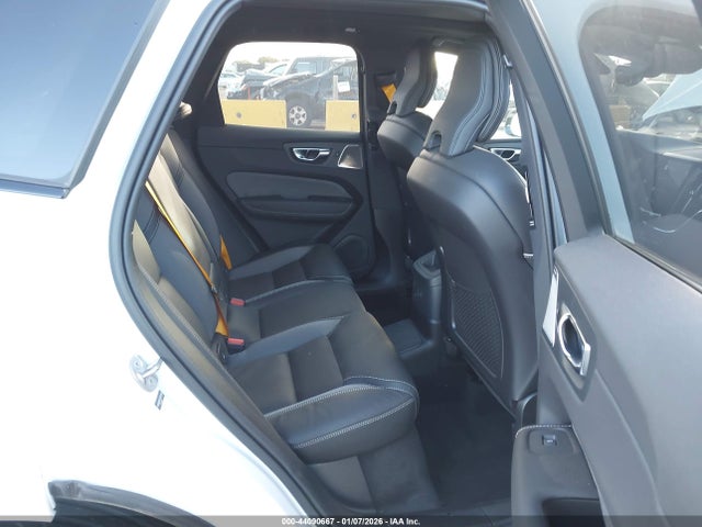 2025 VOLVO XC60 PLUG-IN HYBRID YV4H60RP2S1055108 Photo 7
