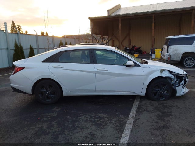 5NPLS4AG9NH084971 Hyundai ELANTRA SEL