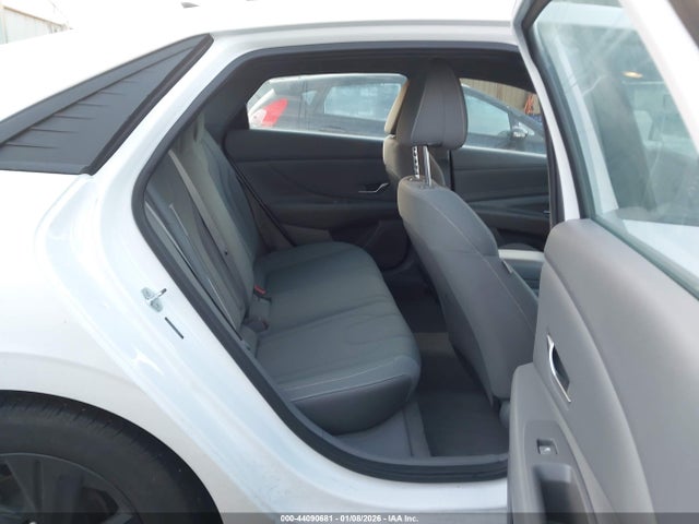 5NPLS4AG9NH084971 Hyundai ELANTRA SEL