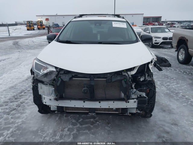 Toyota RAV4 LE 2017 JTMBFREV5HJ161109 Image 12