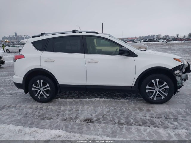 Toyota RAV4 LE 2017 JTMBFREV5HJ161109 Image 13