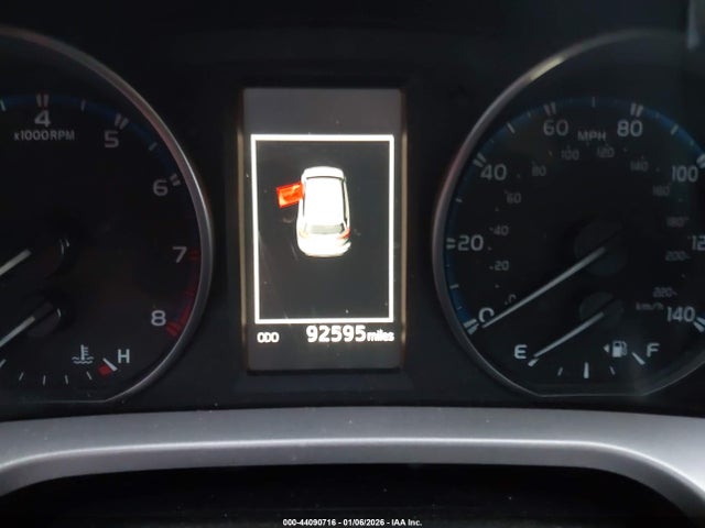 Toyota RAV4 LE 2017 JTMBFREV5HJ161109 Image 7