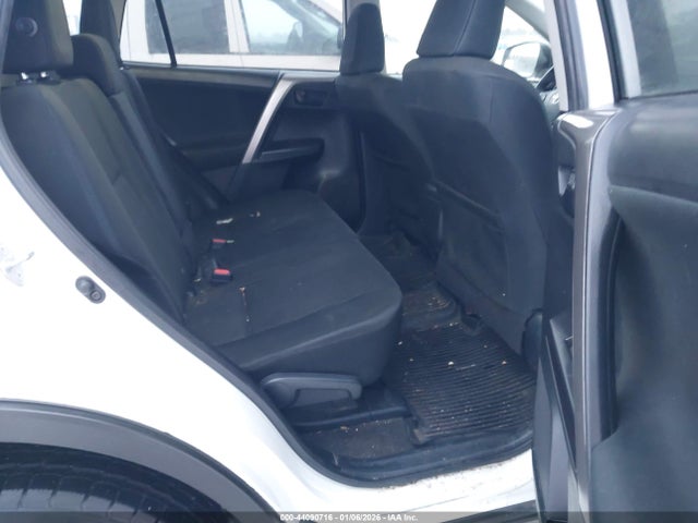 Toyota RAV4 LE 2017 JTMBFREV5HJ161109 Image 8