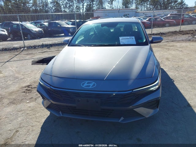 KMHLM4DGXRU680135 Hyundai ELANTRA SEL
