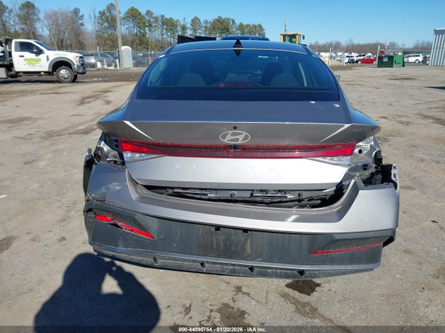 KMHLM4DGXRU680135 Hyundai ELANTRA SEL