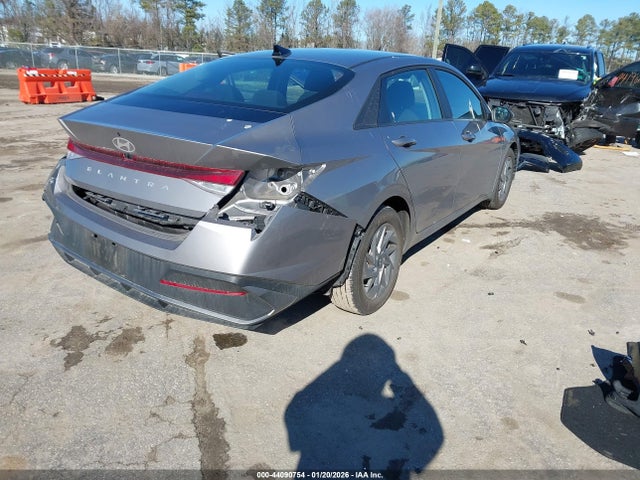 KMHLM4DGXRU680135 Hyundai ELANTRA SEL